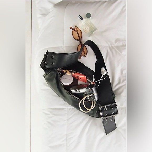 Free People Arm Candy Leather Bag, Purse, Adjustable Strap, Black, NWT - Picture 3 of 9